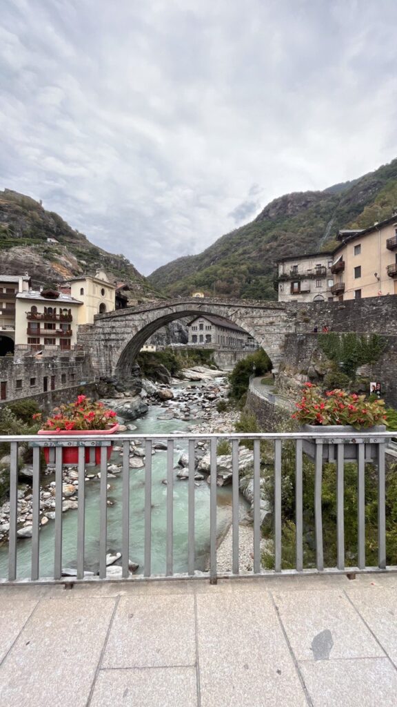 Valle d'Aosta in estate: Pont Saint Martin