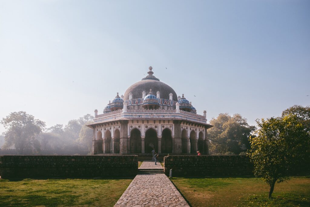Mausoleo di Isa Khan